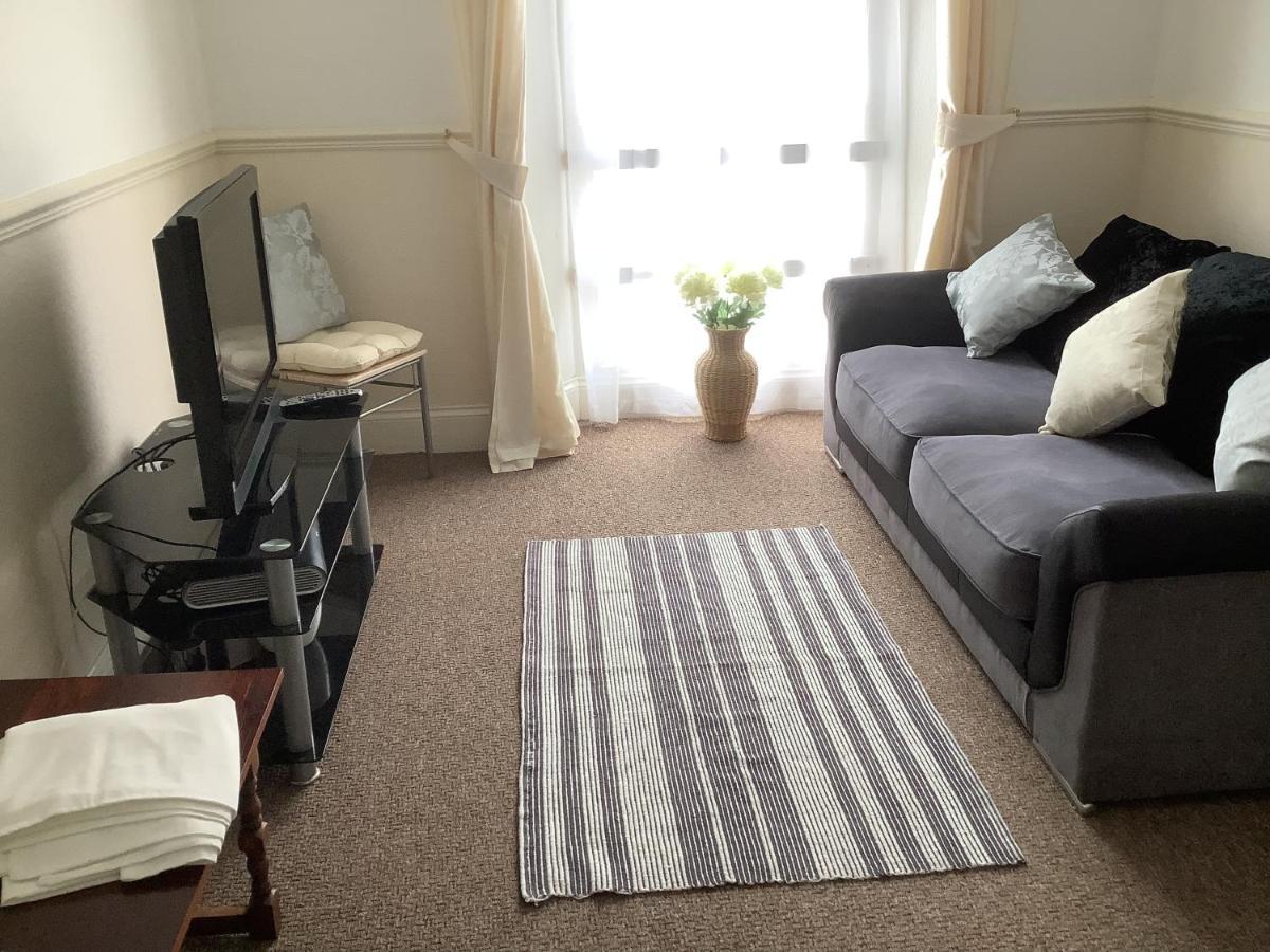 Second Floor Apartment Tenby Town Centre Esterno foto