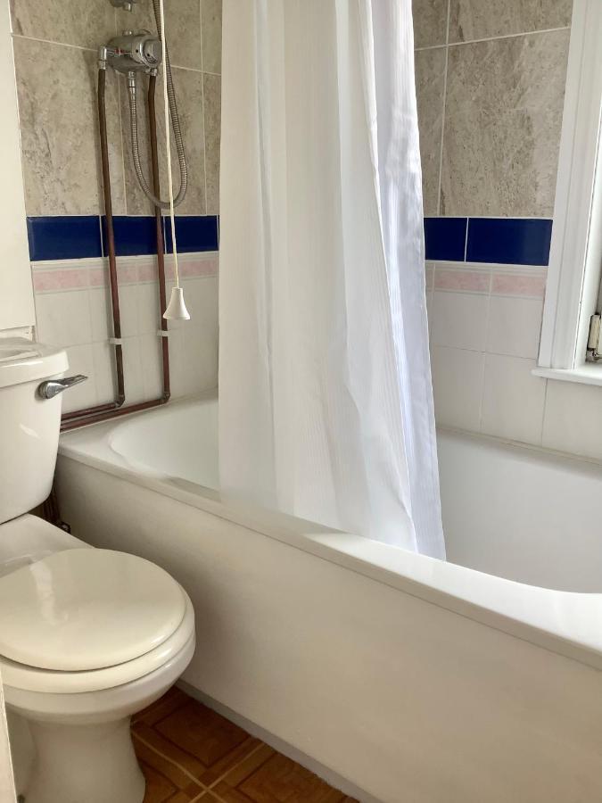 Second Floor Apartment Tenby Town Centre Esterno foto
